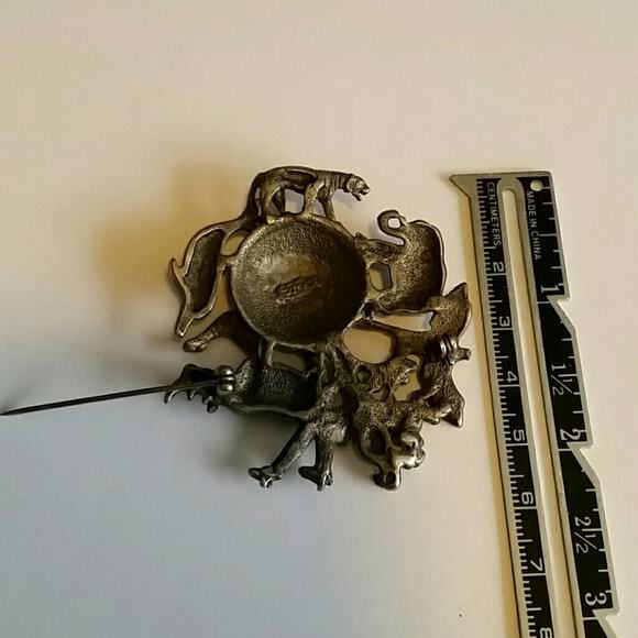 PureUnique Pewter Animal Brooch. 0 - Picture 4 of 4
